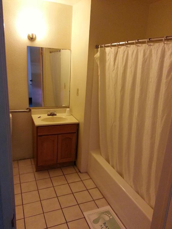 Gibson Inn El Monte Room photo